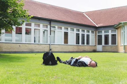 EZQ Sommarkursen2016 485 Resting in the grass