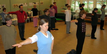 Deltagare på Shenxin Qigong kursen i Pargas