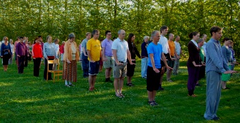 Träning av zhineng qigong på sommarkursen